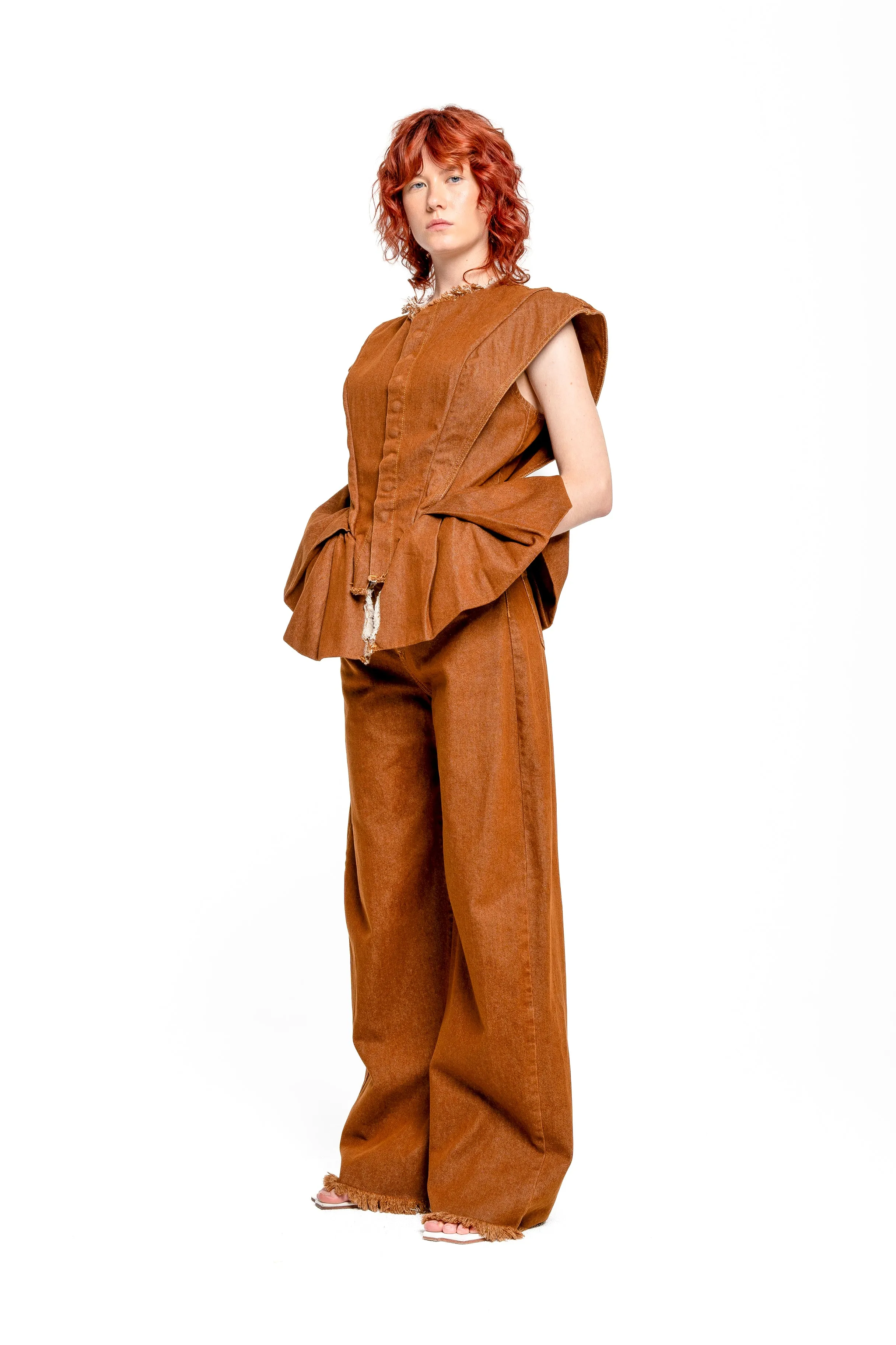 BROWN STRUCTURED SHOULDER CINCHED TOP