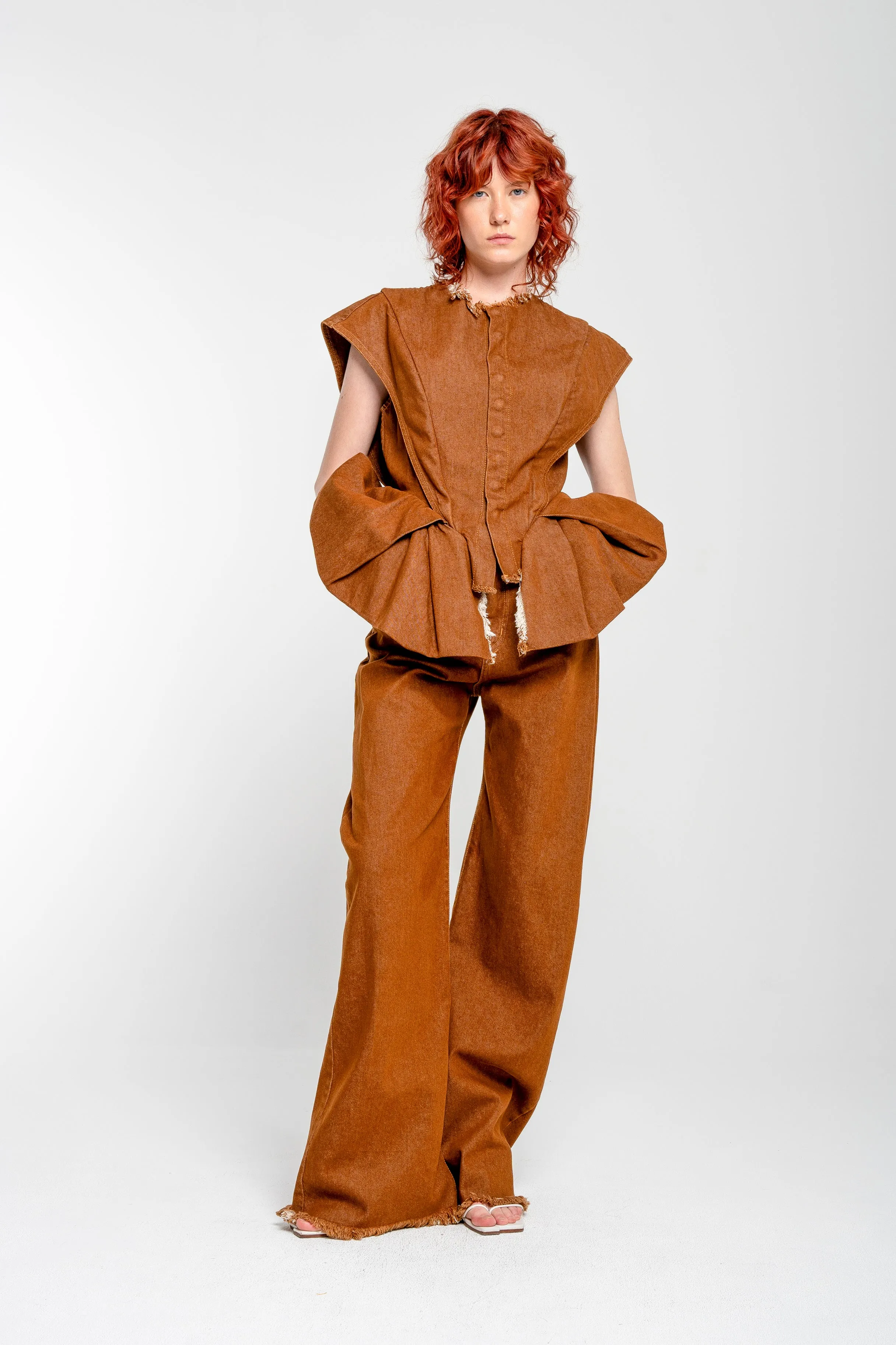 BROWN STRUCTURED SHOULDER CINCHED TOP