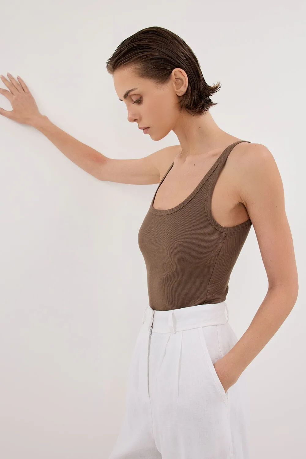 NINA CLOVER LOW SCOOP KNIT TANK
