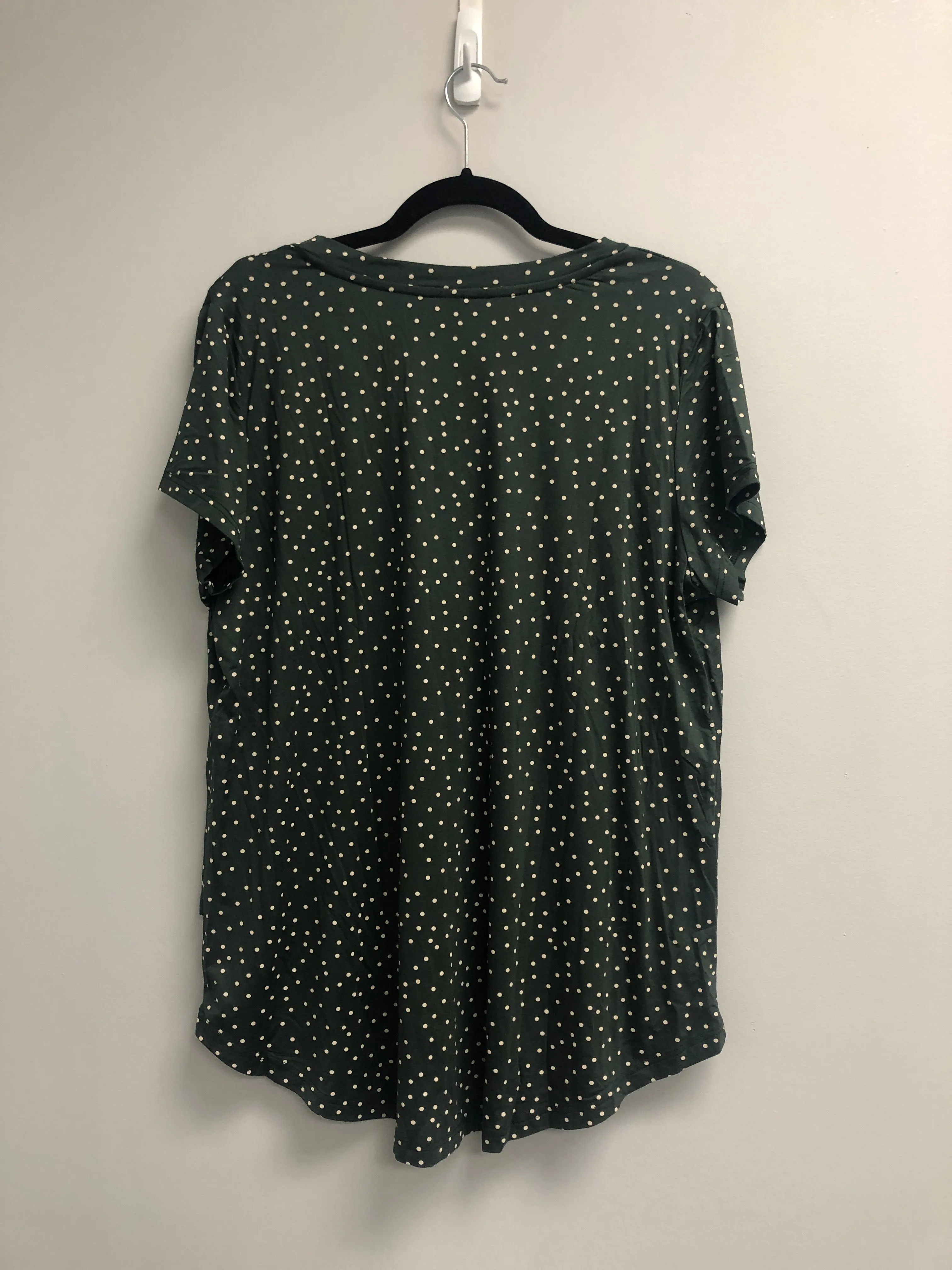 Outlet 6895 - Printed V-Neck Boyfriend Nursing Tee - Olive Dots - Large