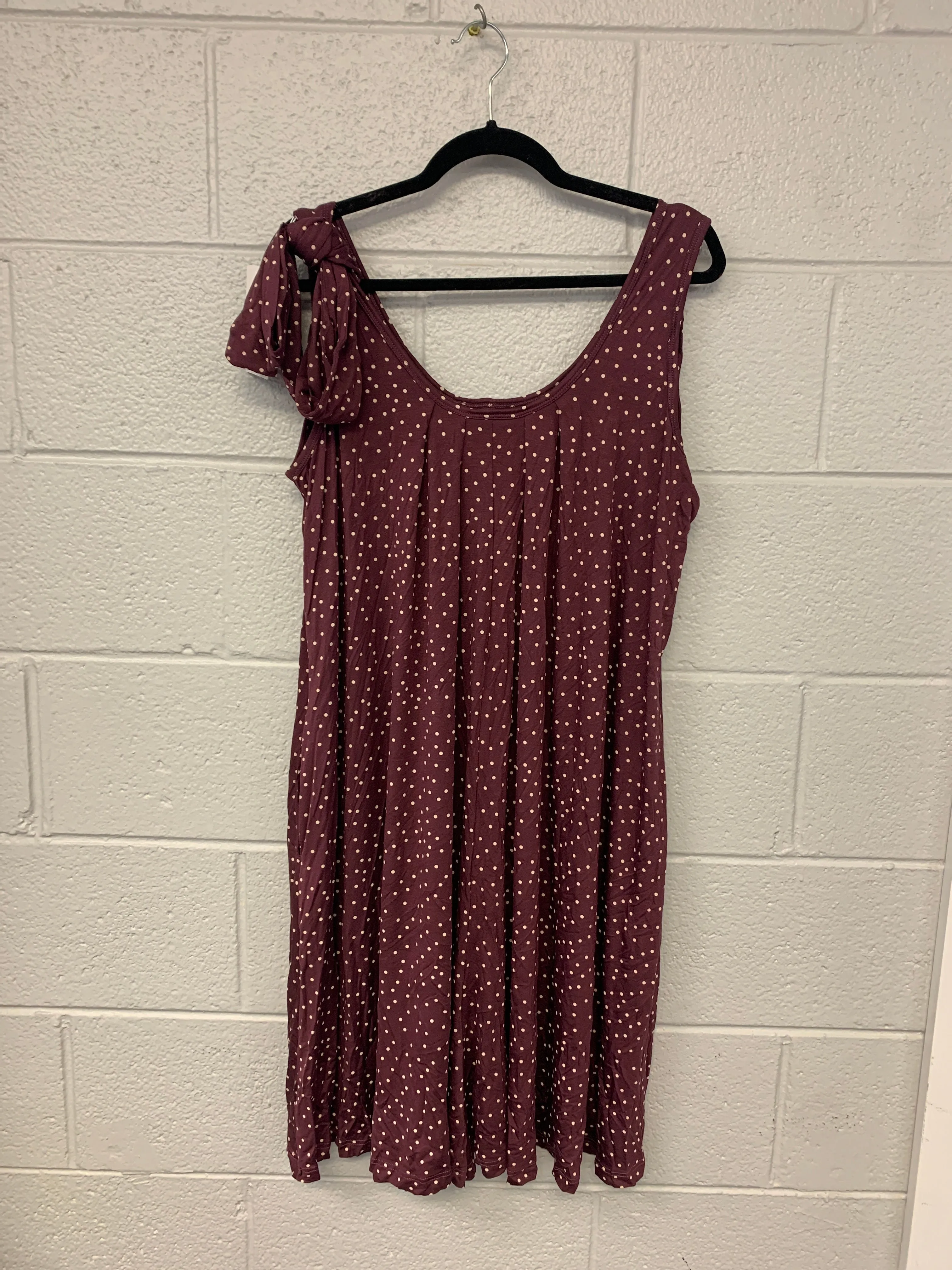 Outlet 7200 - The Momper® Printed Nursing Romper - Wine Dots - Standard
