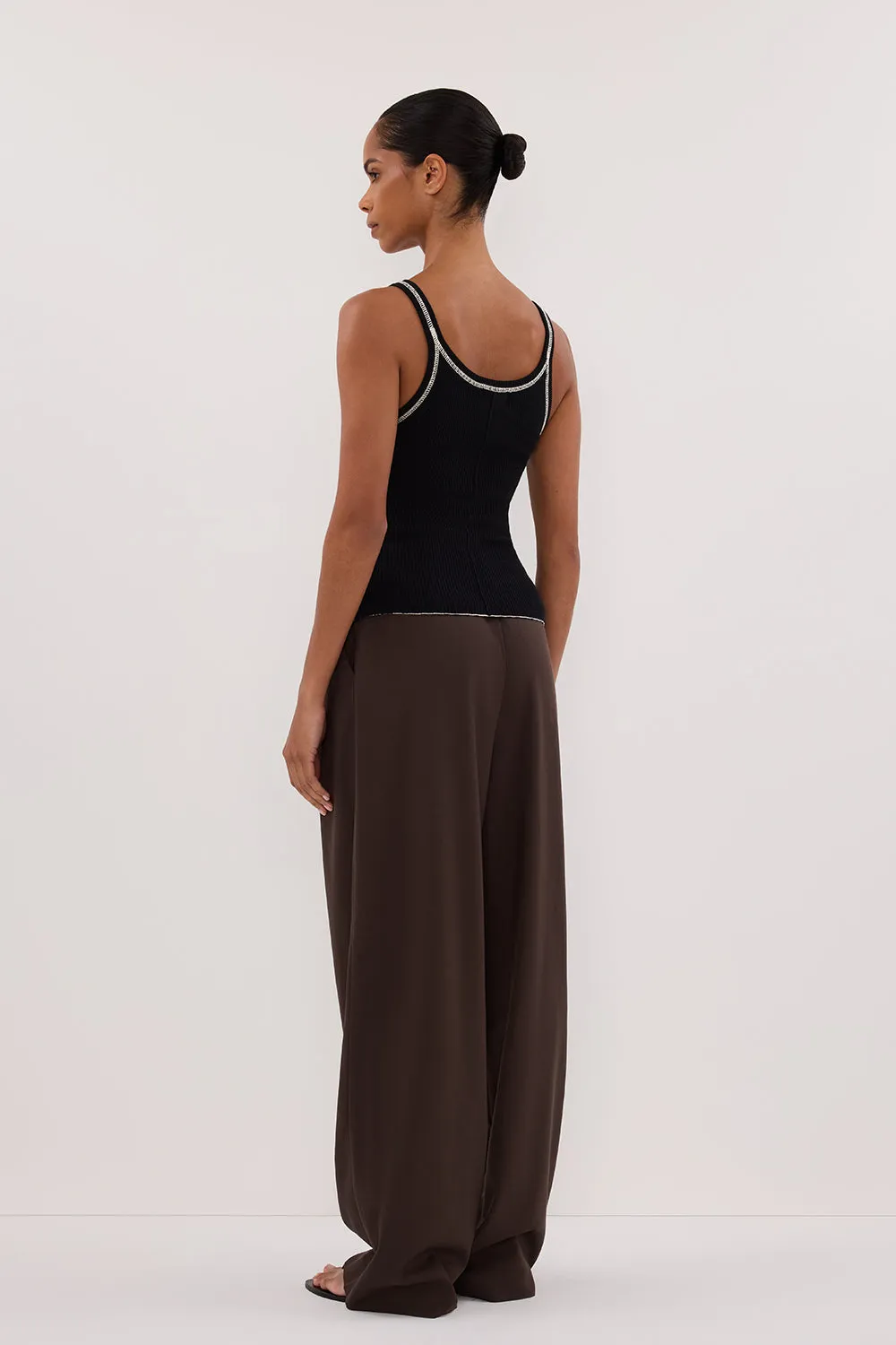 SIGNATURE BLACK CONTRAST SCOOP TANK