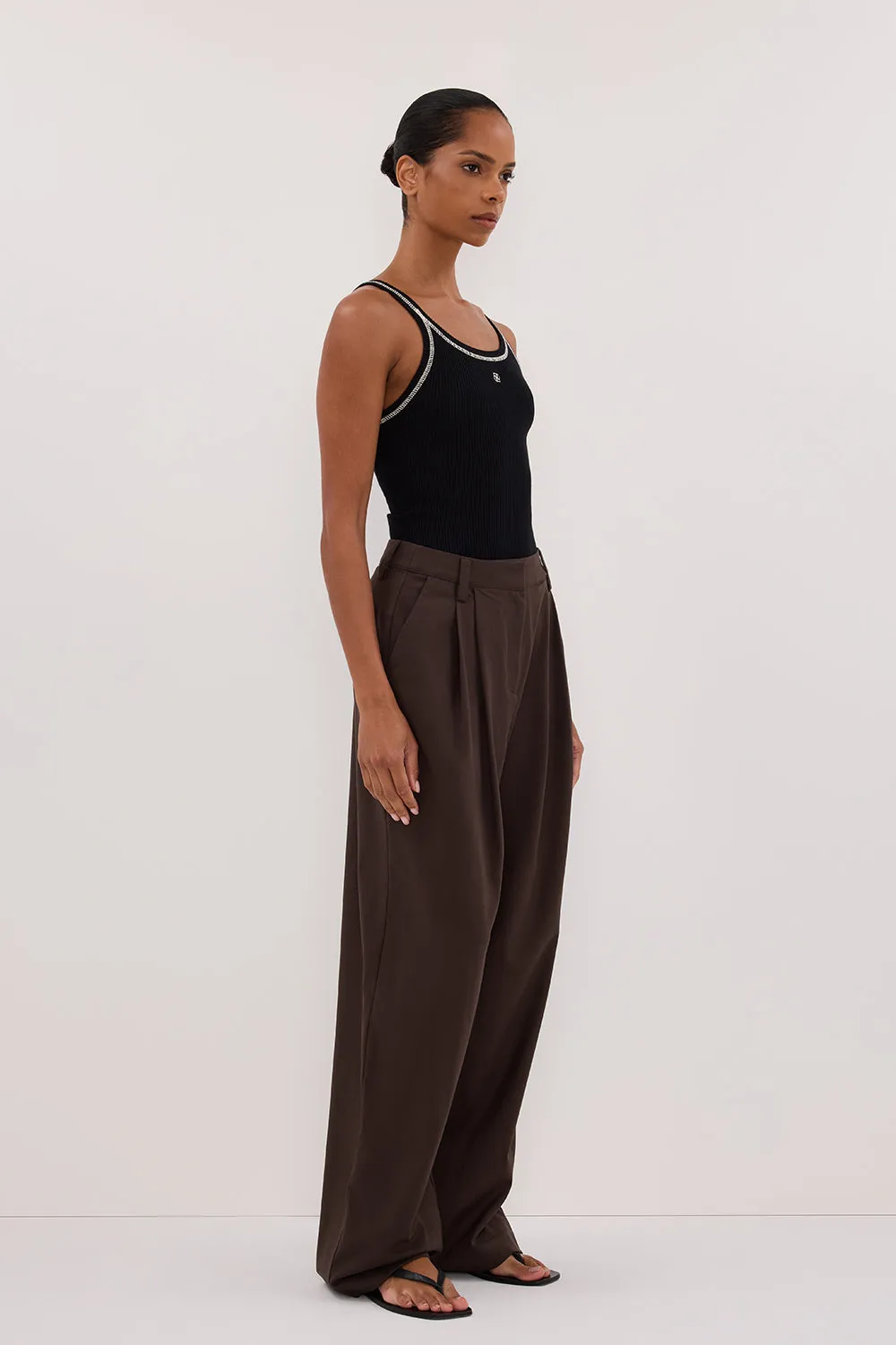 SIGNATURE BLACK CONTRAST SCOOP TANK